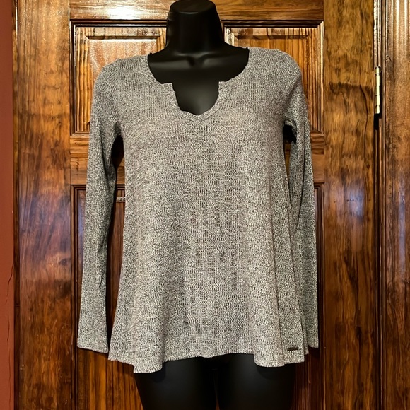 NWOT Hollister Long Sleeve - Picture 1 of 7